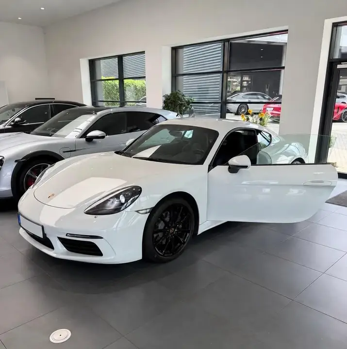 Porsche 718 Cayman