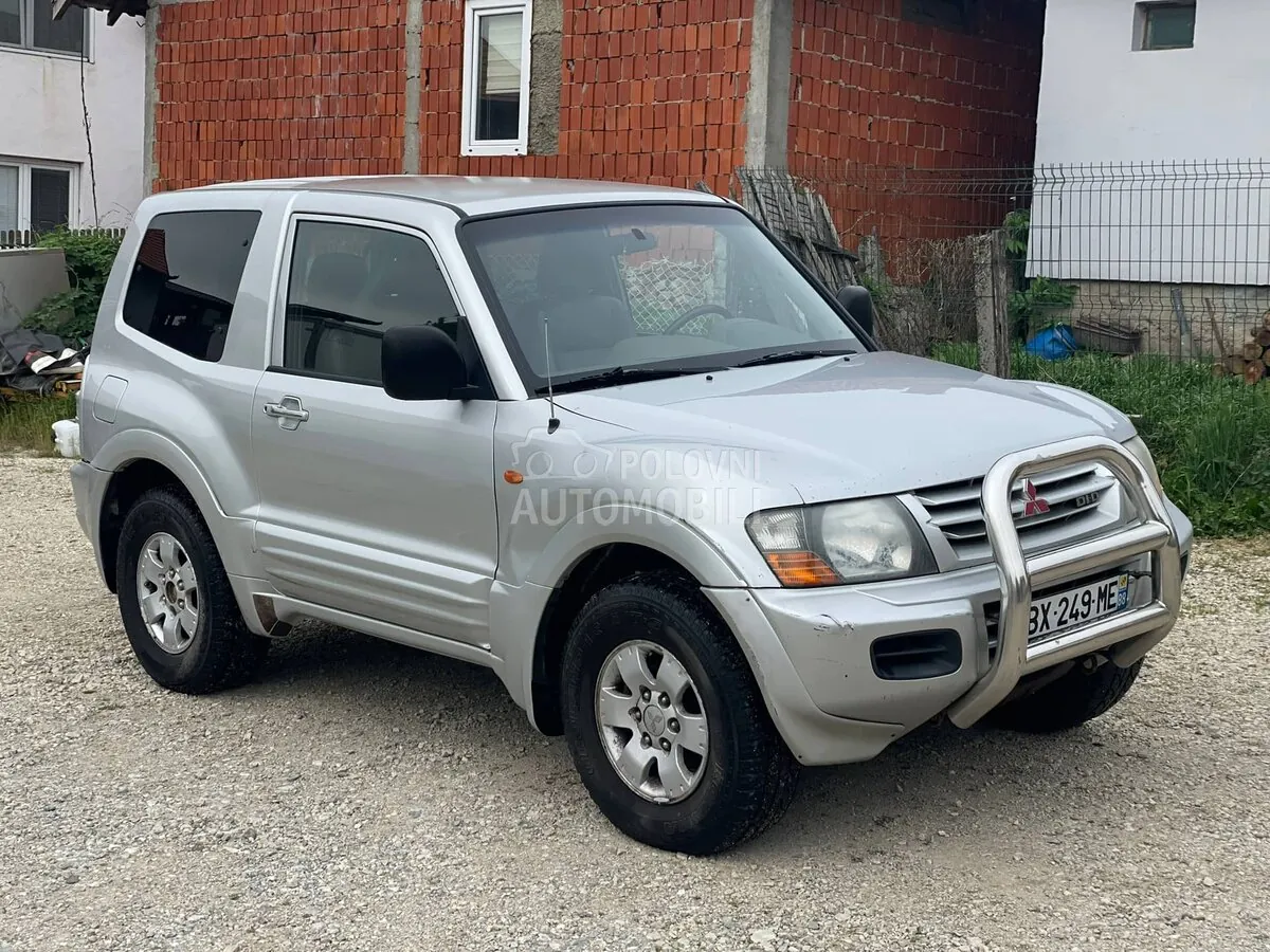 Mitsubishi Pajero 2001 photo 2