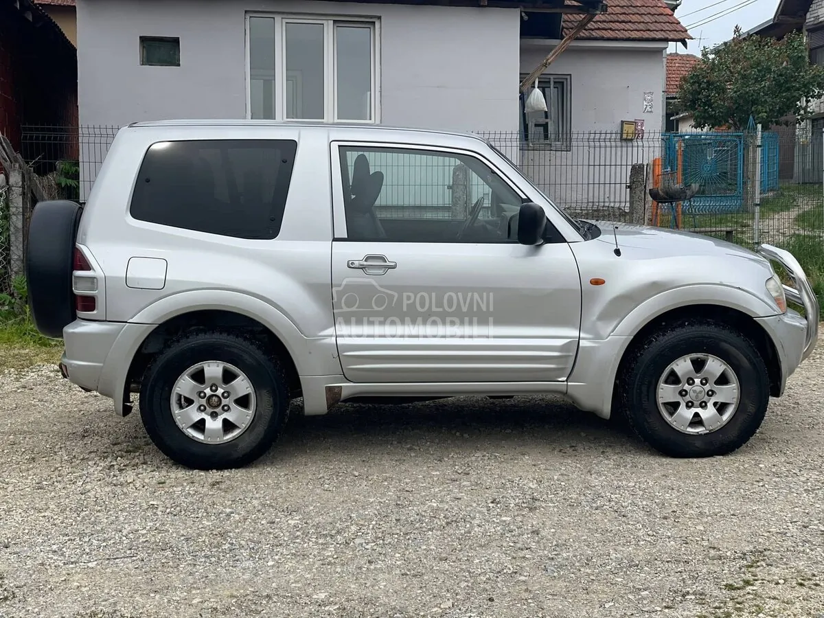 Mitsubishi Pajero 2001 photo 3