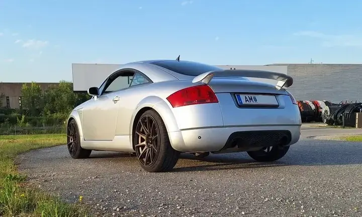 Audi Tt 1999 photo 2