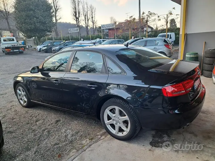 Audi A4 2010 photo 5