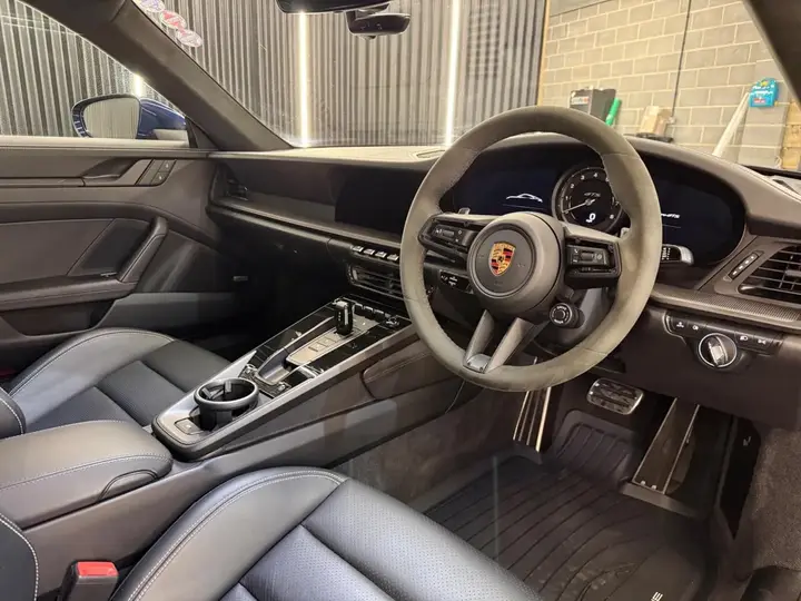 Porsche 911 2022 photo 3