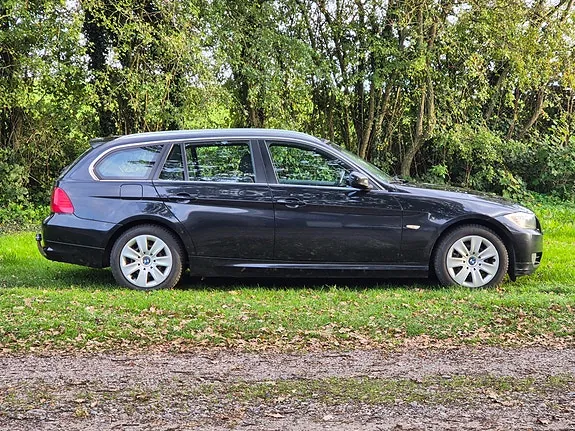 BMW 318D 2010 photo 5