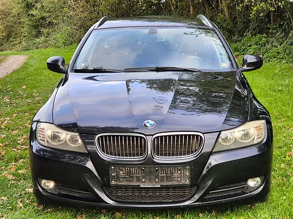 BMW 318D 2010 photo 2