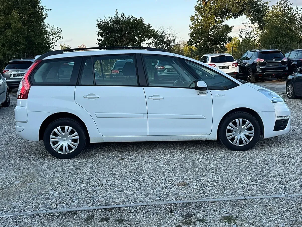 Citroen Grand C4 Picasso 2011 photo 2