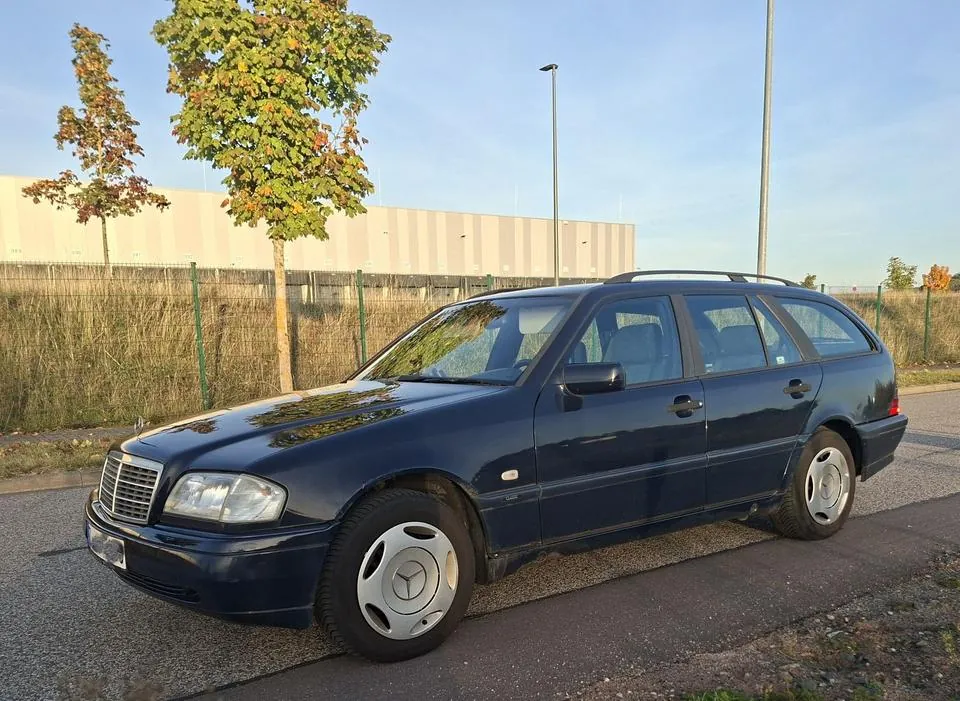 Mercedes-Benz C200