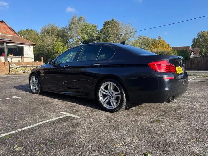 BMW 5 Series 2011 photo 4