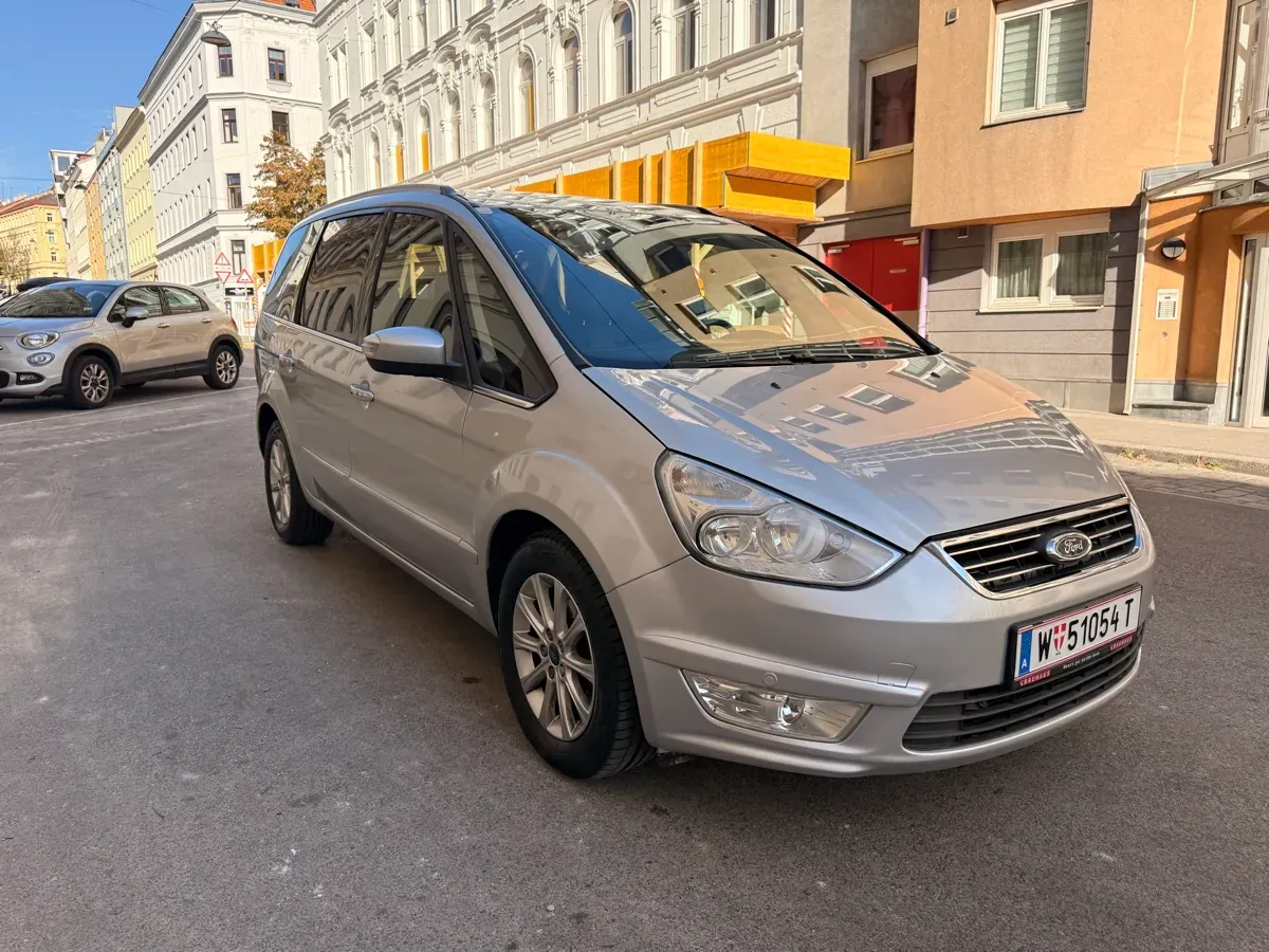 Ford Galaxy 2011 photo 2