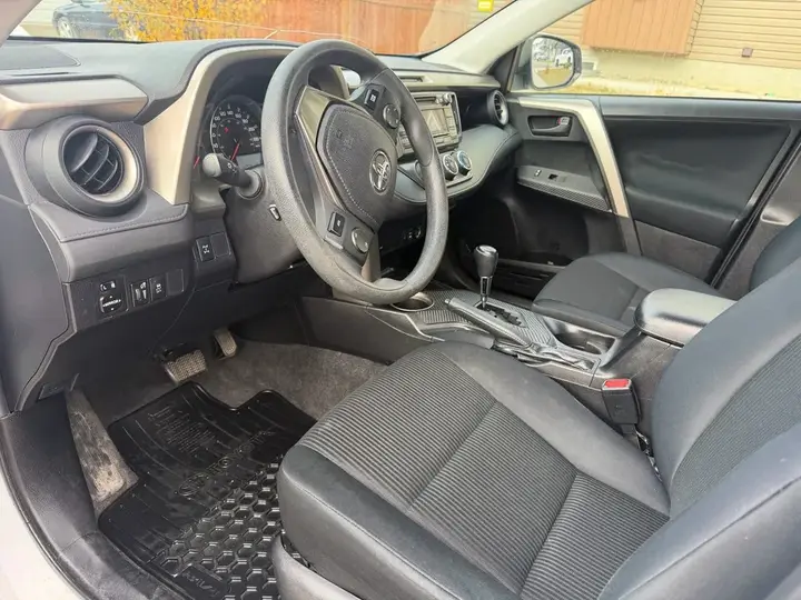 Toyota Rav4 2015 photo 5