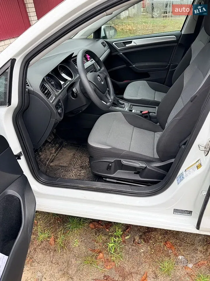 Volkswagen E-Golf 2016 photo 5