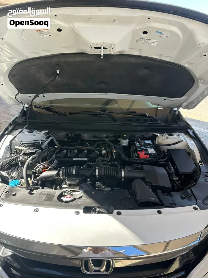 Honda Accord 2018 photo 2