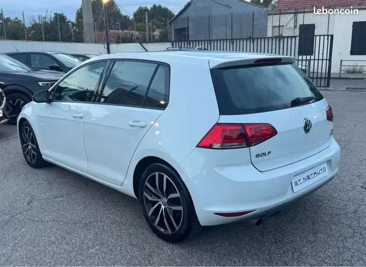 Volkswagen Golf 2013 photo 2