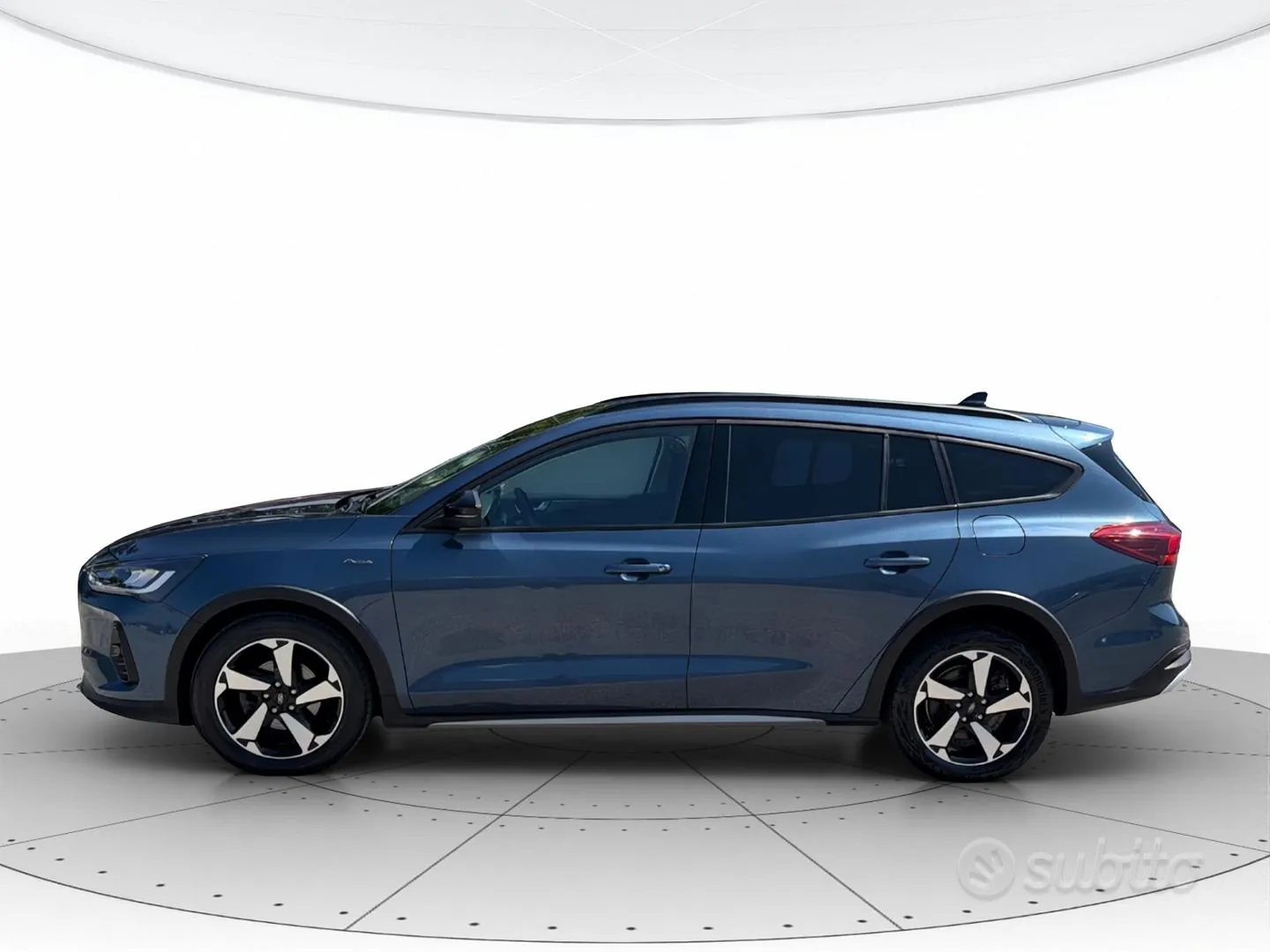 Ford Focus 2023 photo 2