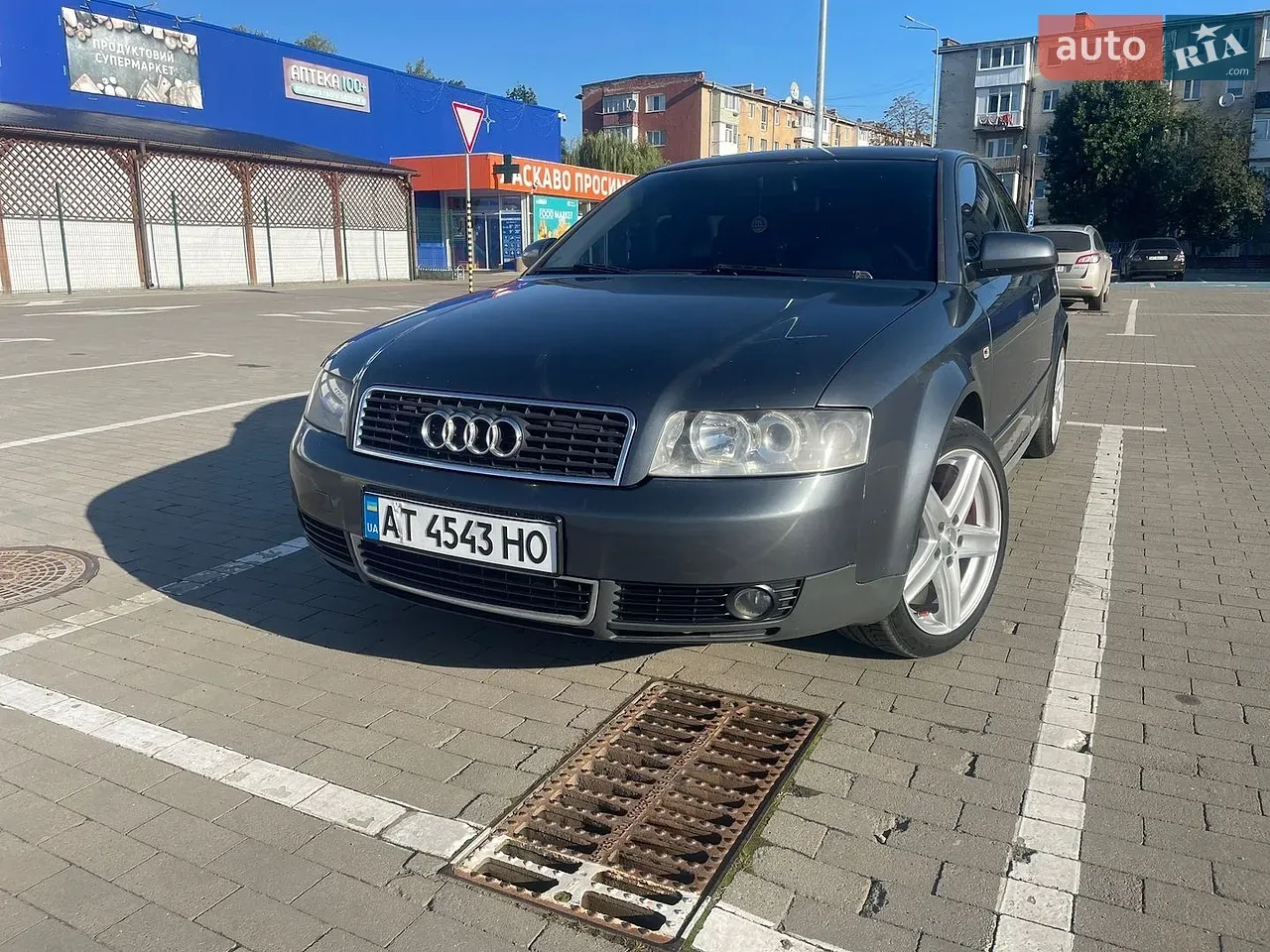 Audi A4 2003 photo 2