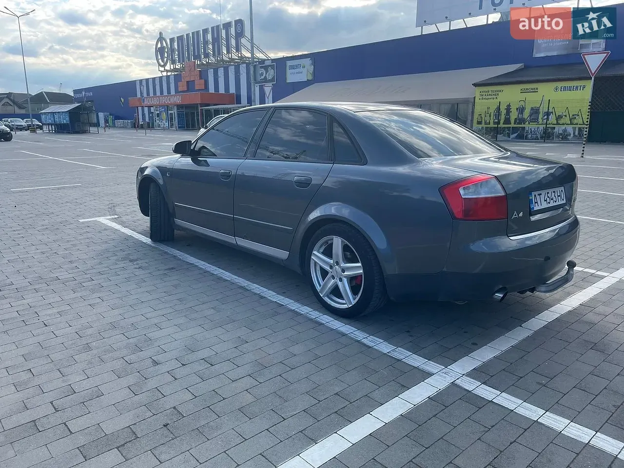 Audi A4 2003 photo 4