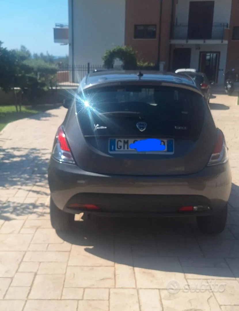 Lancia Ypsilon