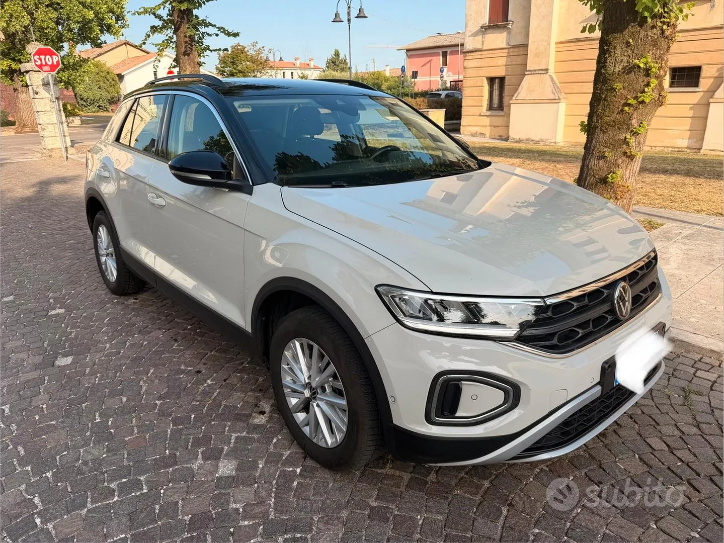 Volkswagen T-Roc 2023 photo 2