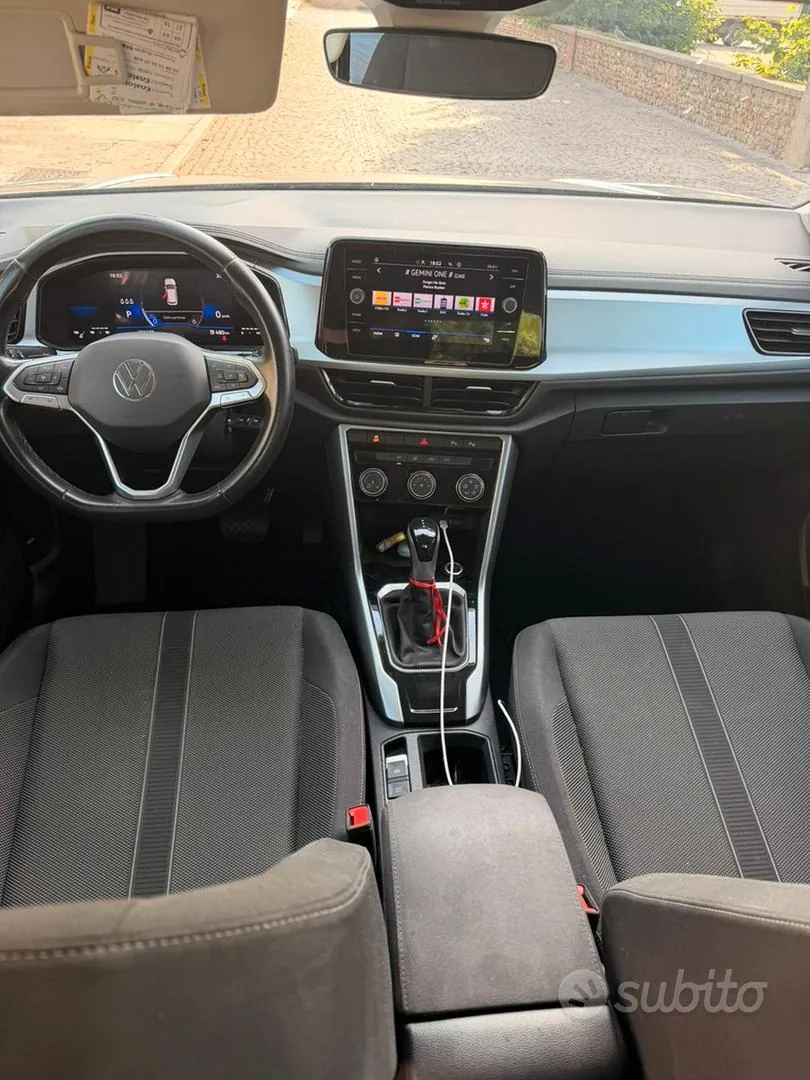 Volkswagen T-Roc 2023 photo 5