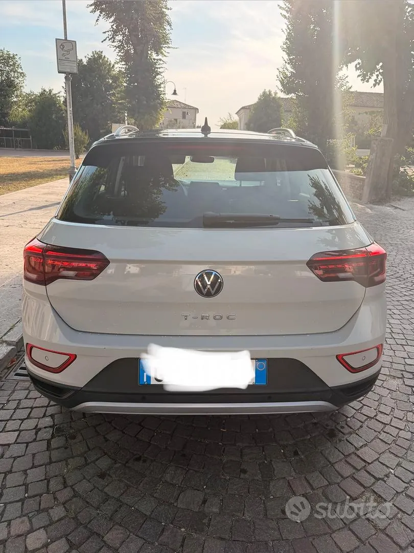 Volkswagen T-Roc 2023 photo 3
