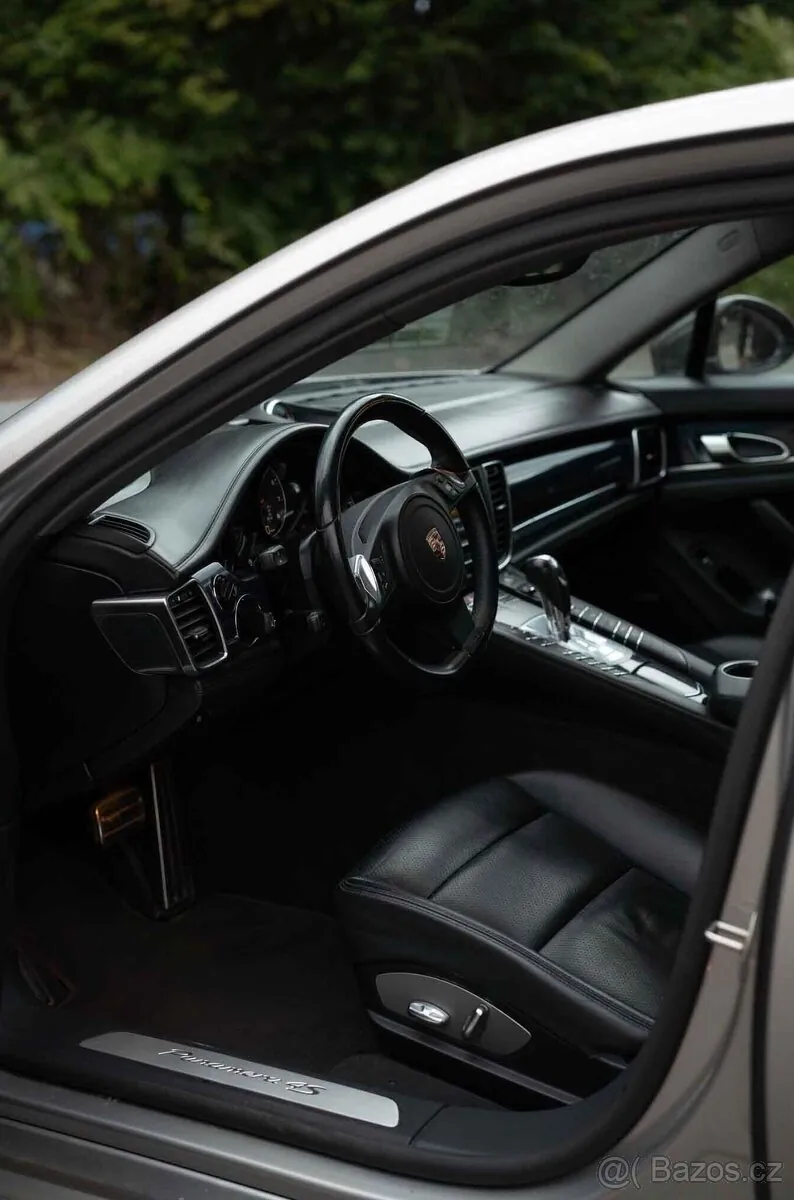 Porsche Panamera 2010 photo 5