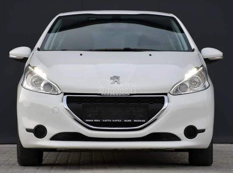 Peugeot 208 2013 photo 5