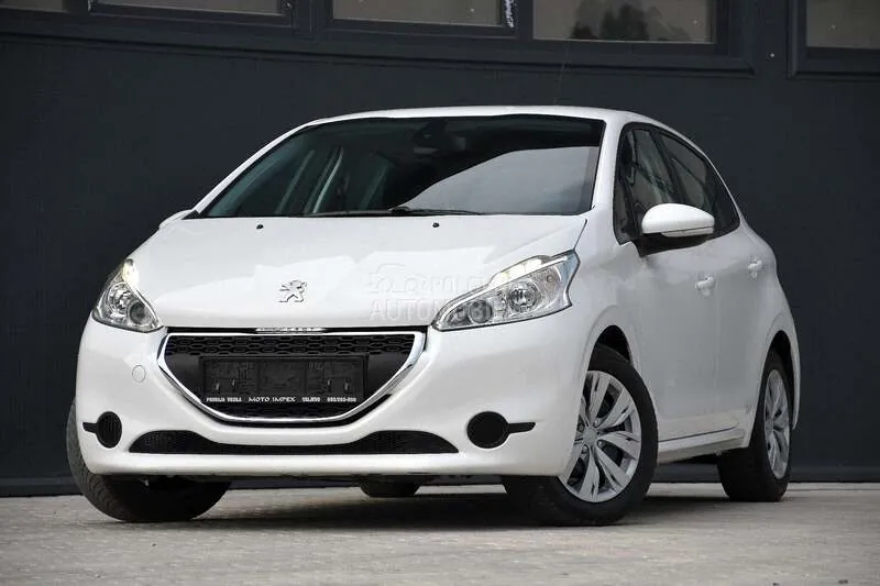 Peugeot 208 2013 photo 2