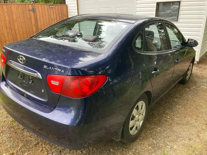 Hyundai Elantra 2010 photo 3