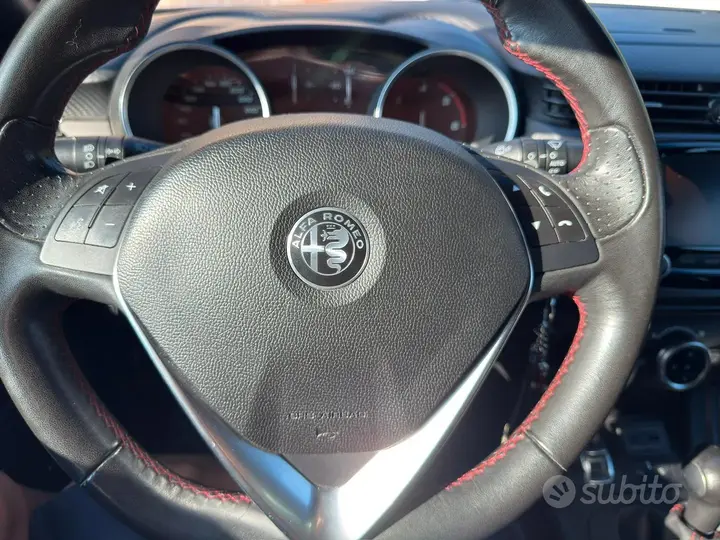 Alfa Romeo Giulietta 2016 photo 4