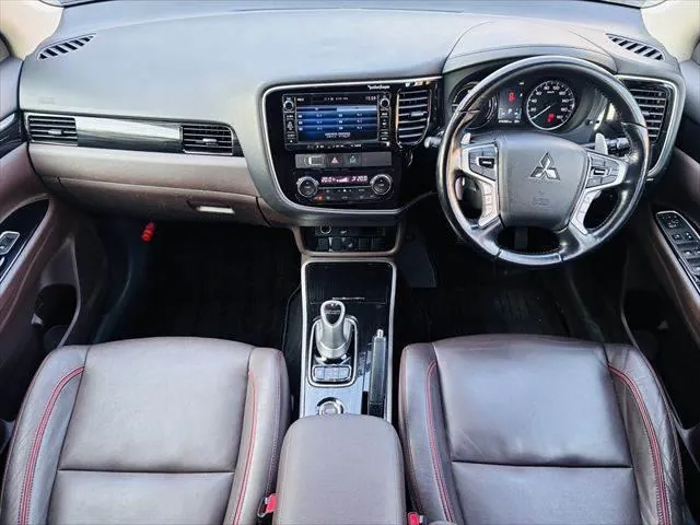 Mitsubishi Outlander 2015 photo 3