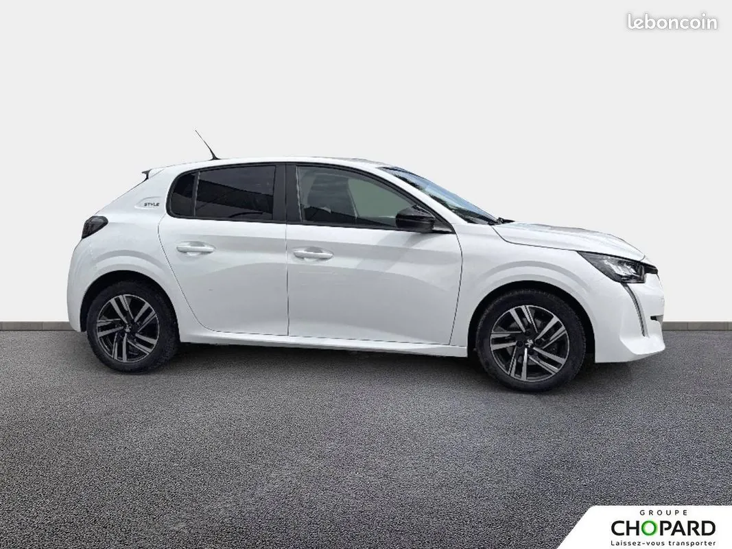 Peugeot 208 2023 photo 4