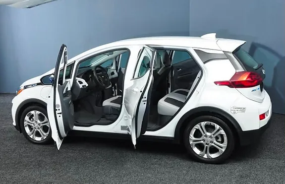 Chevrolet Bolt 2017 photo 2