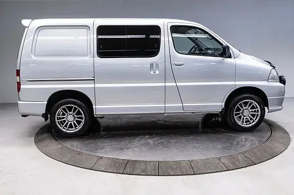 Toyota Hiace 2008 photo 5