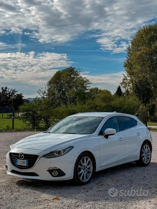 Mazda 3 2016 photo 2