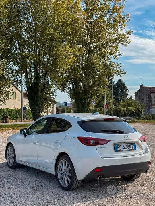 Mazda 3 2016 photo 3