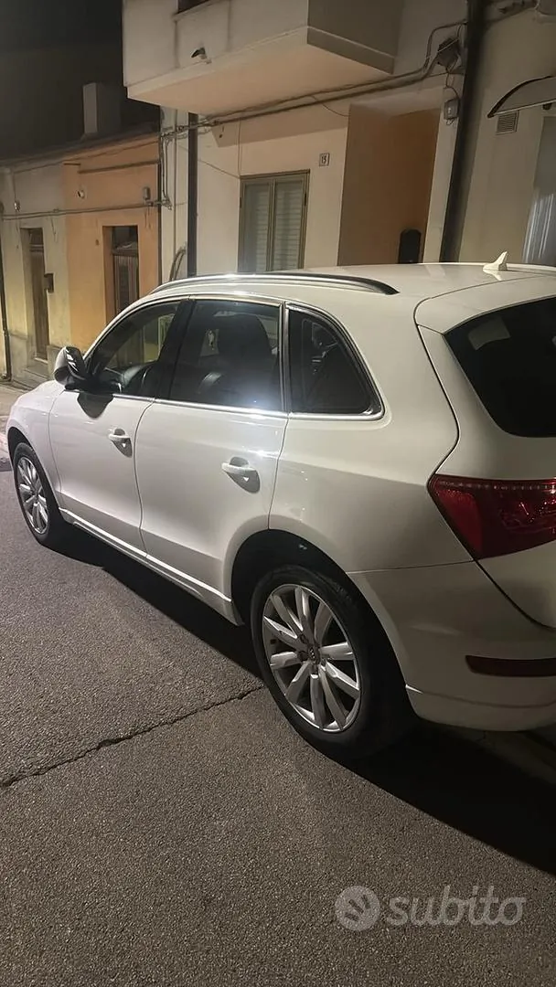 Audi Q5 2010 photo 2