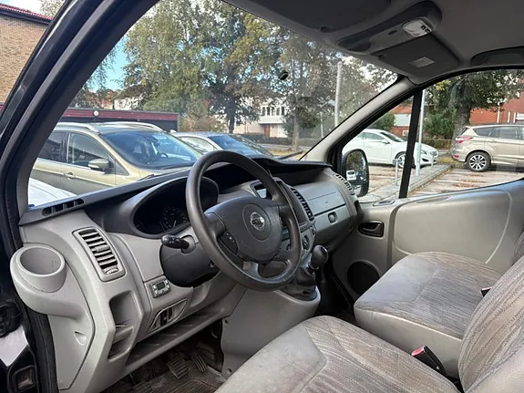 Nissan Primastar 2011 photo 5