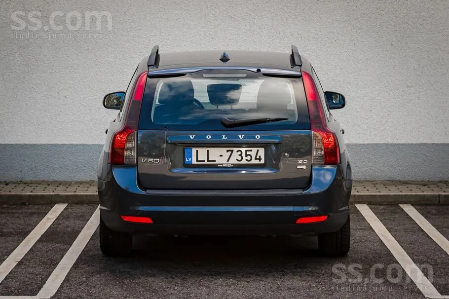 Volvo V50 2010 photo 5