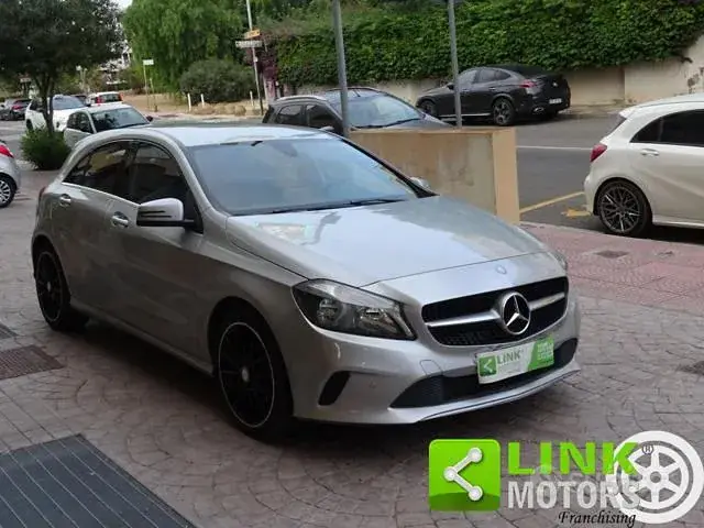 Mercedes-Benz A200 2016 photo 3