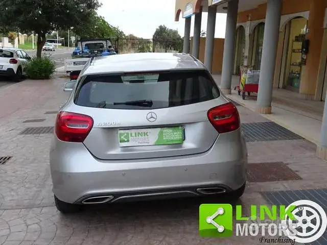 Mercedes-Benz A200 2016 photo 5