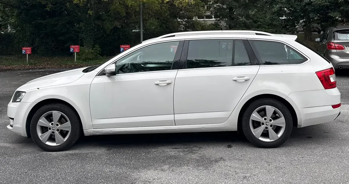 Skoda Octavia 2013 photo 2