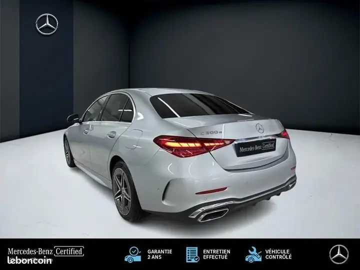 Mercedes-Benz C-Class 2024 photo 3