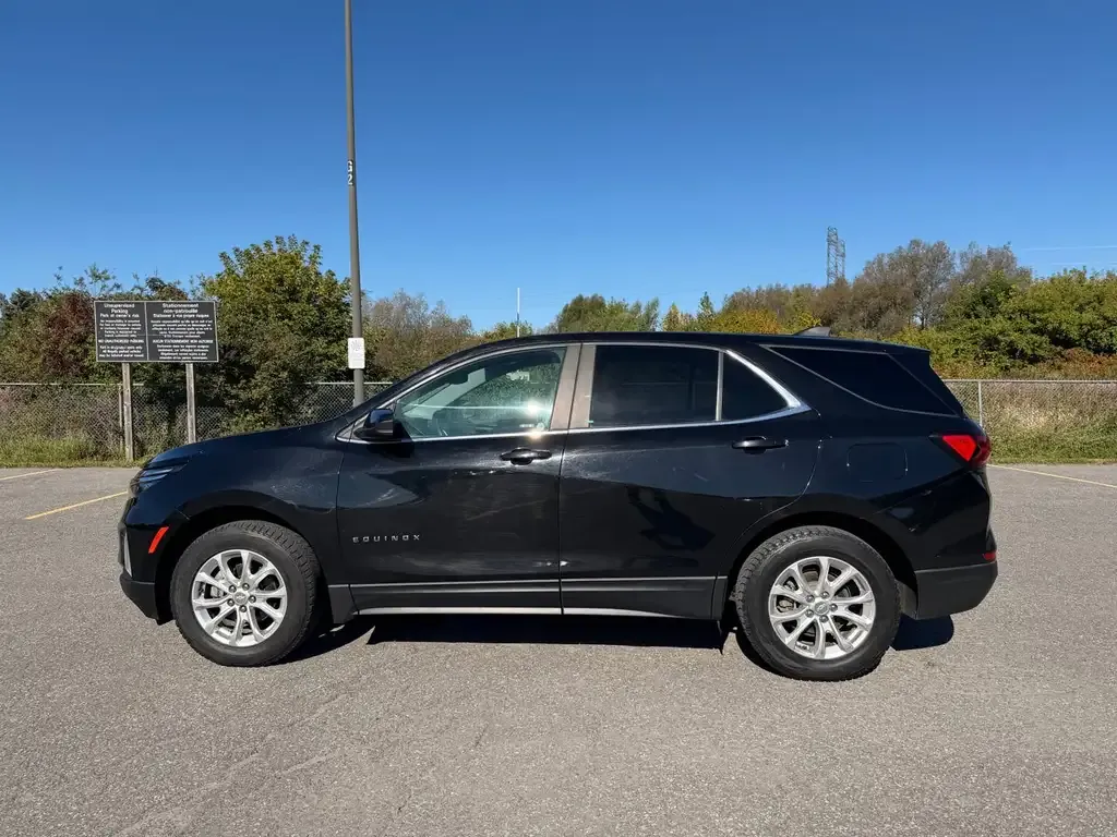 Chevrolet Equinox 2022 photo 2