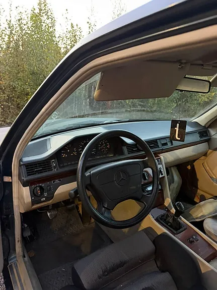 Mercedes-Benz E200 1995 photo 5