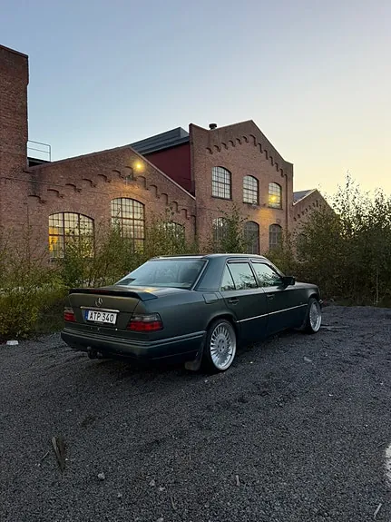 Mercedes-Benz E200
