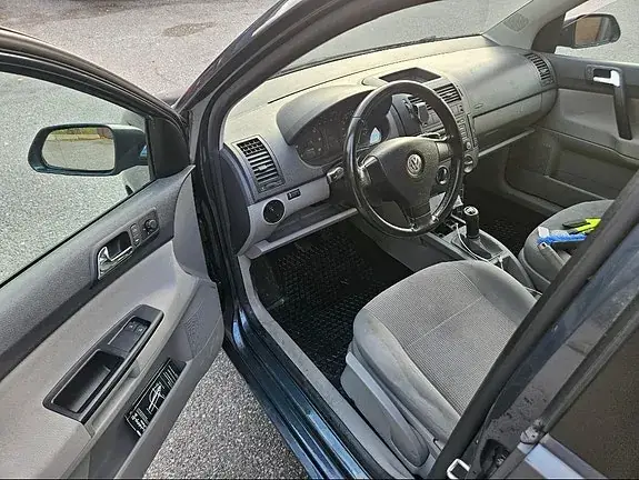 Volkswagen Polo 2008 photo 4