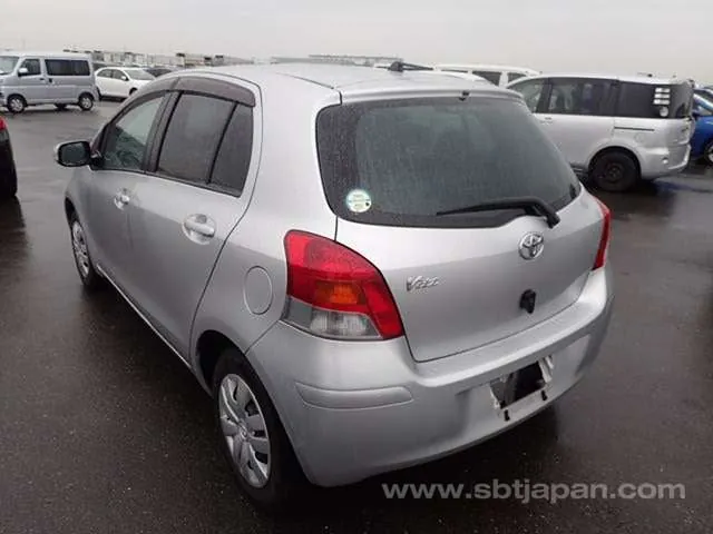 Toyota Vitz 2009 photo 3