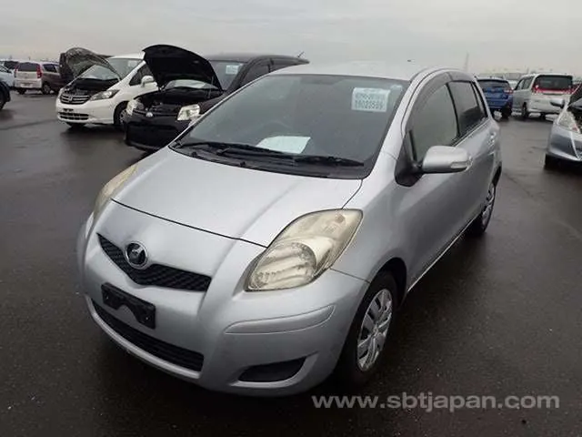 Toyota Vitz 2009 photo 2
