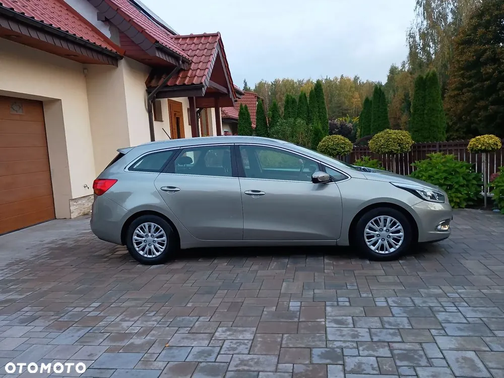 Kia Ceed 2013 photo 4