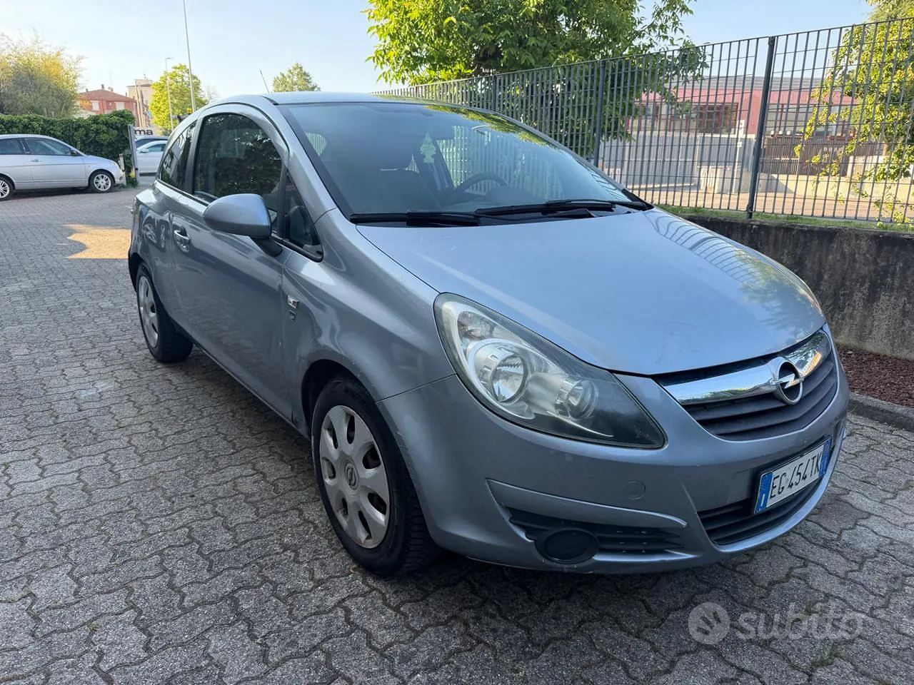 Opel Corsa 2011 photo 3