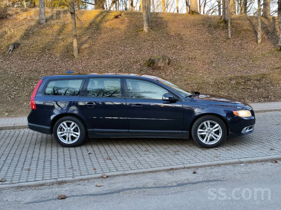 Volvo V70 2009 photo 4